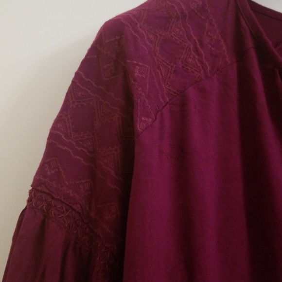 Blouse - Picture 2 of 3